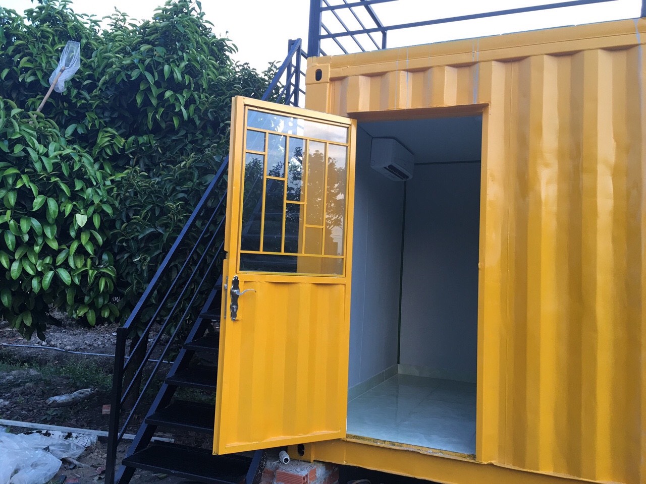 nhà container