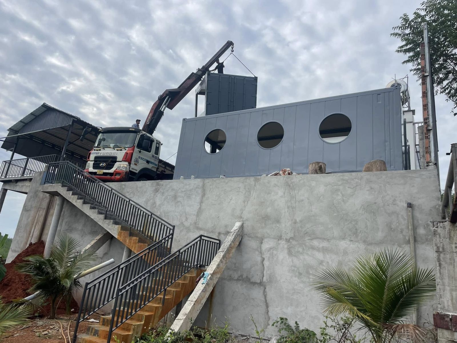 thiết kế container làm quán café