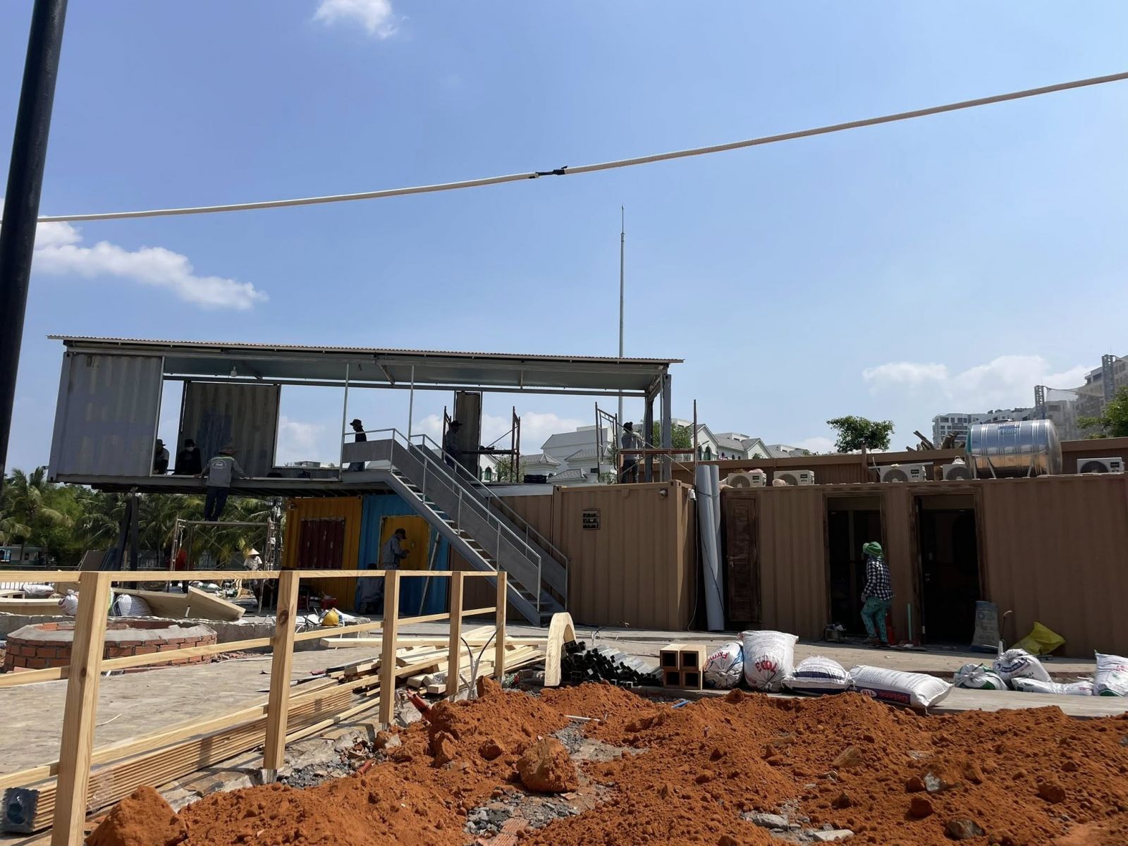 thiết kế container làm quán café